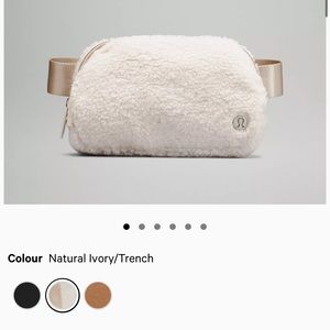 Lululemon Sherpa everywhere belt bag